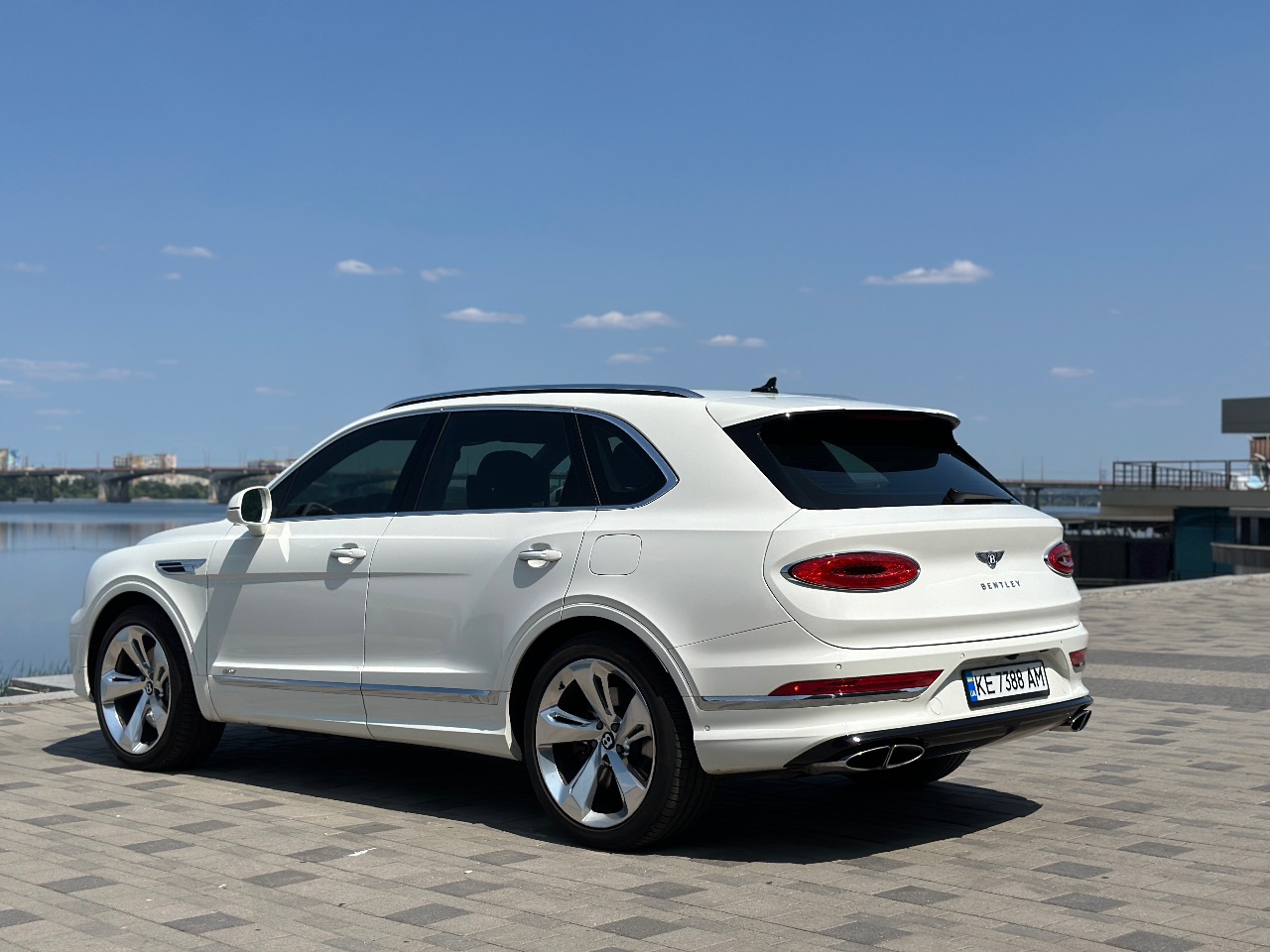 Bentley Bentayga - фото 9