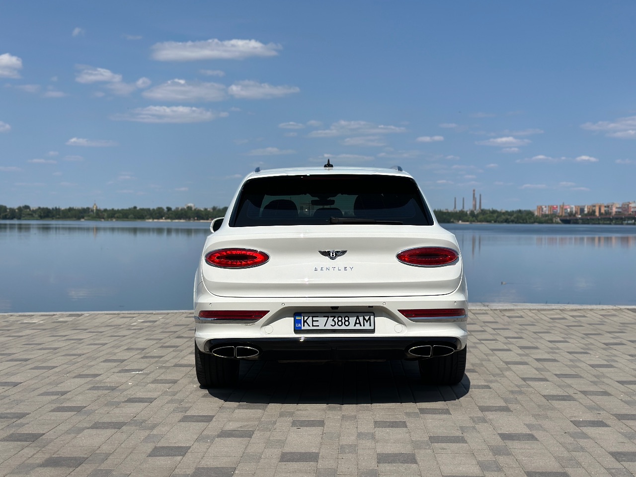 Bentley Bentayga - фото 11