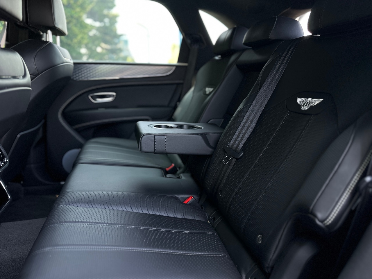 Bentley Bentayga - фото 17