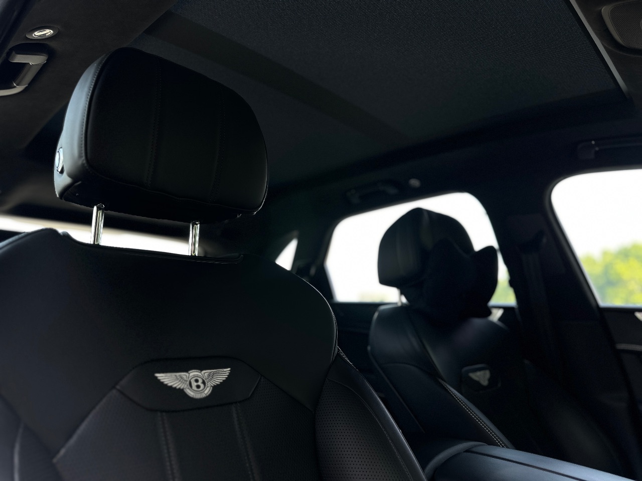 Bentley Bentayga - фото 26