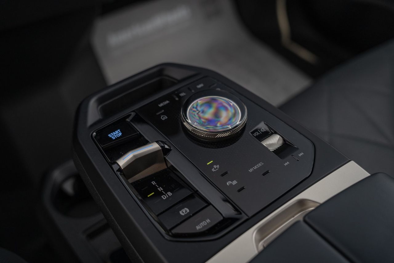 BMW iX - фото 38