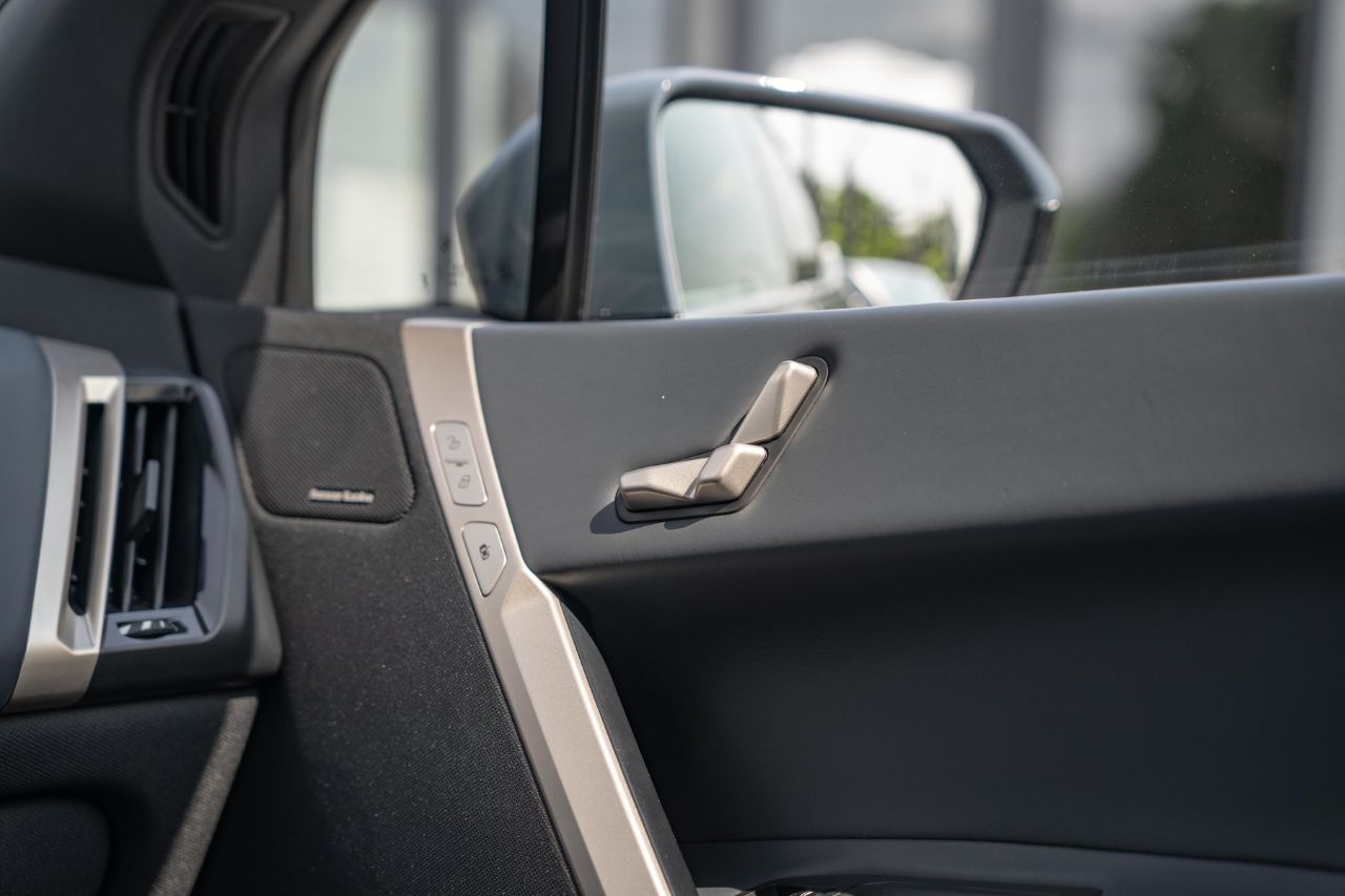 BMW iX - фото 42