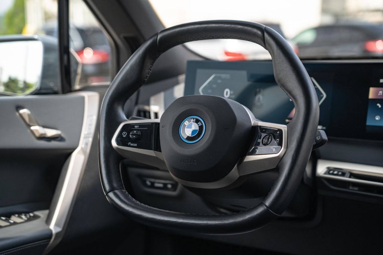 BMW iX - фото 29