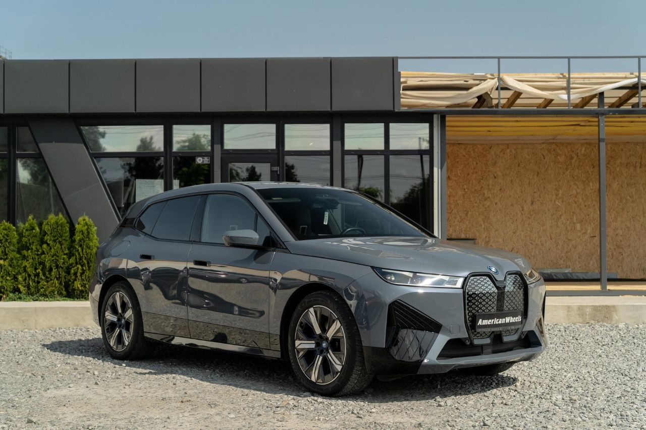 BMW iX - фото 3