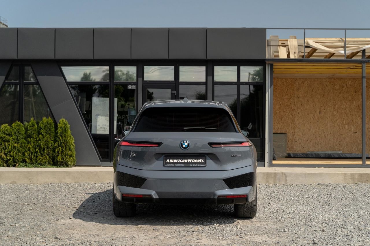 BMW iX - фото 6