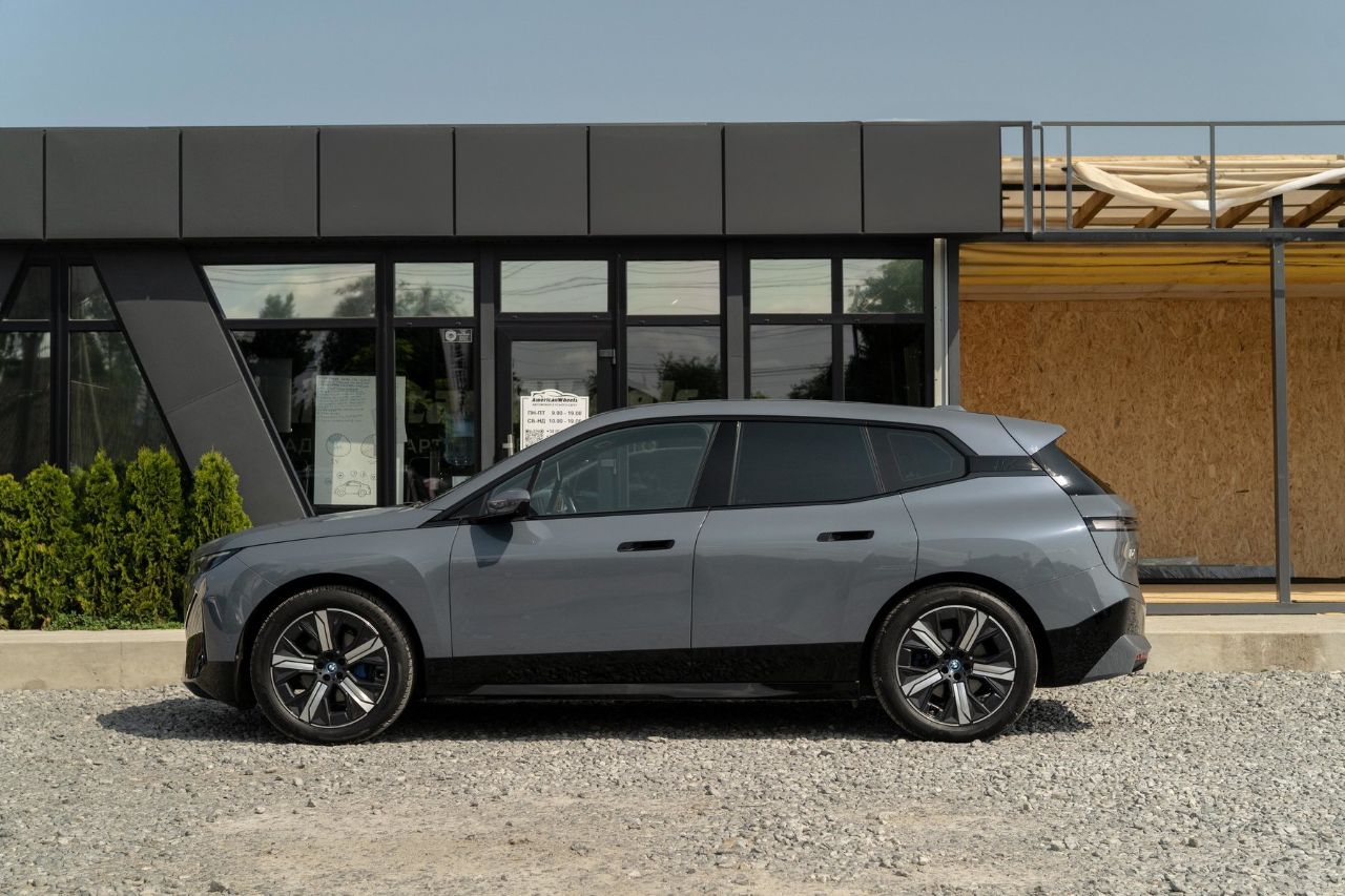 BMW iX - фото 4