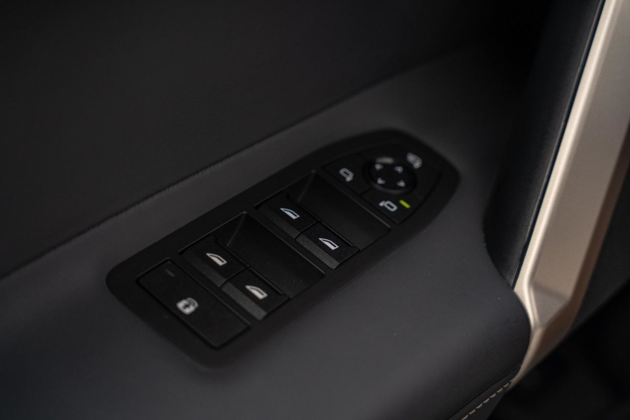 BMW iX - фото 25