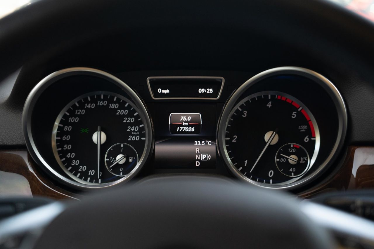 Mercedes-Benz M-Класс - фото 25