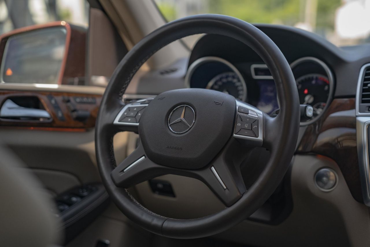 Mercedes-Benz M-Класс - фото 24