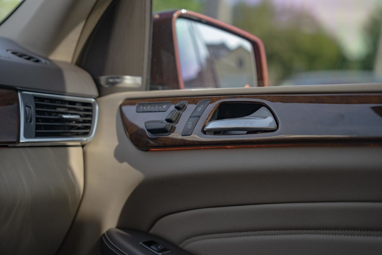 Mercedes-Benz M-Класс - фото 35