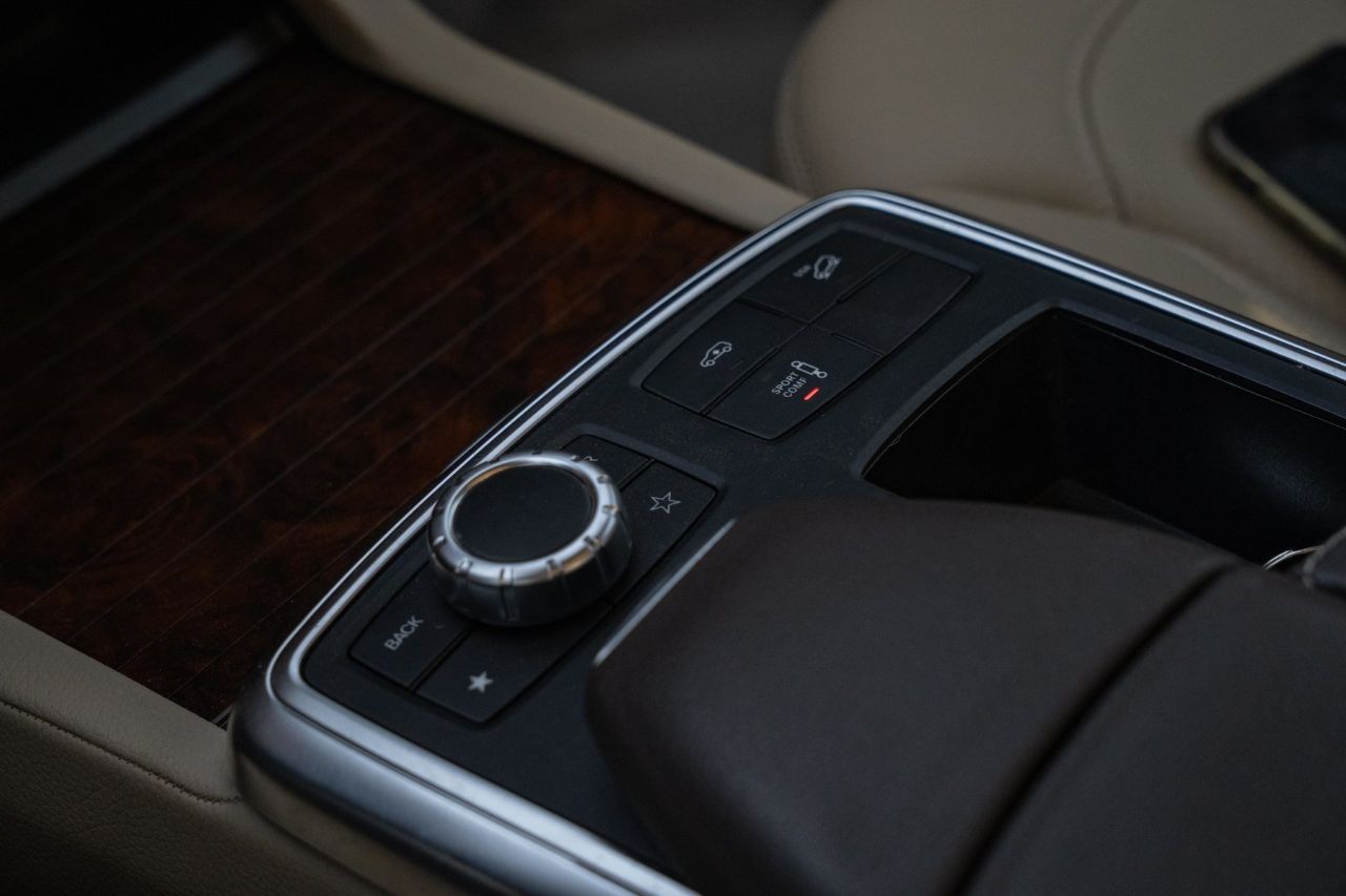 Mercedes-Benz M-Класс - фото 32