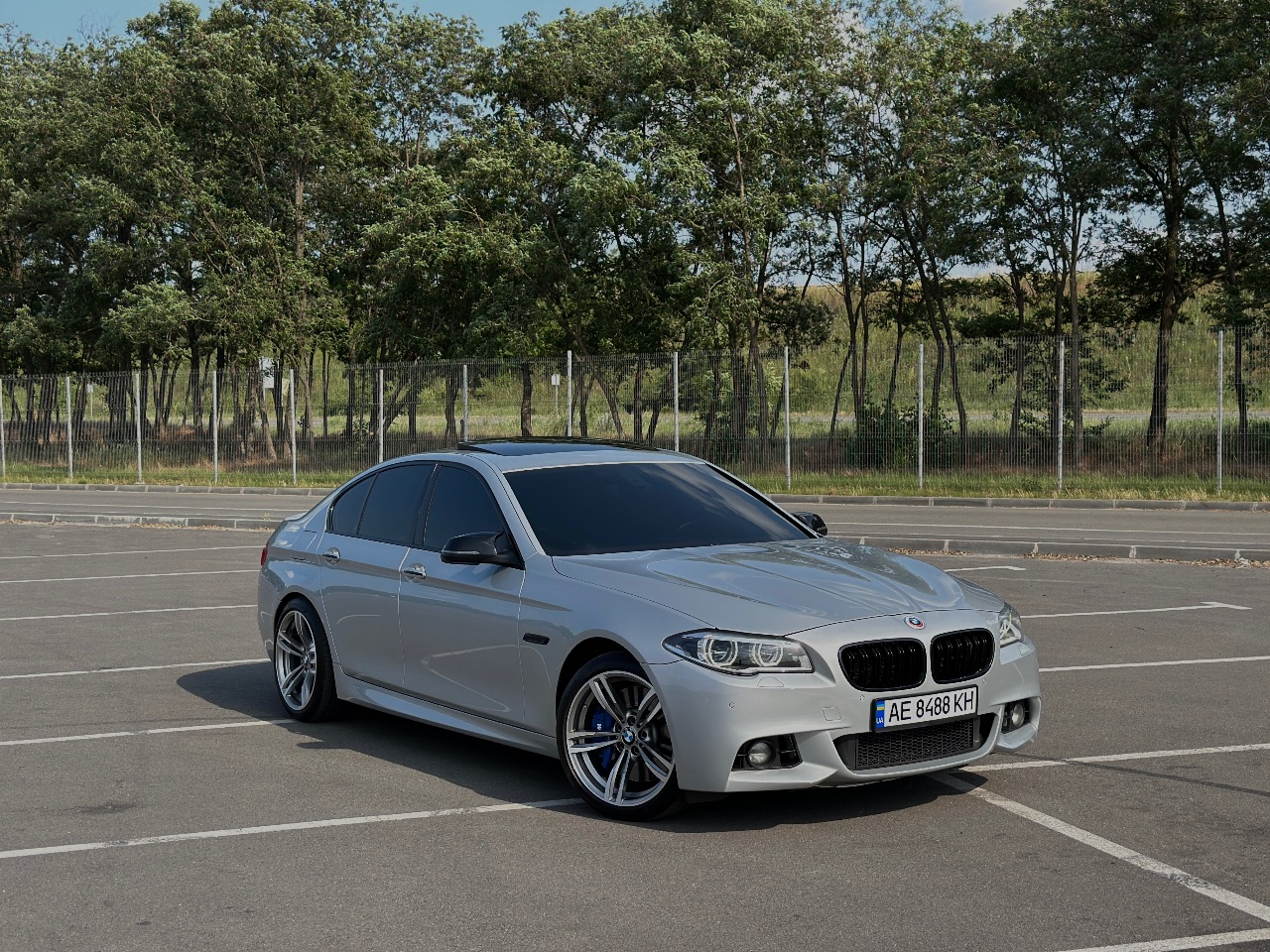 BMW 5 серії - фото 1