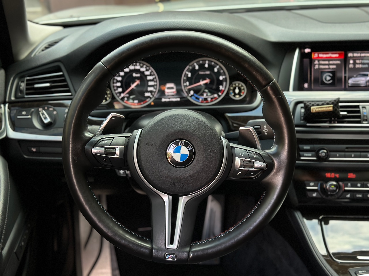 BMW 5 серії - фото 28