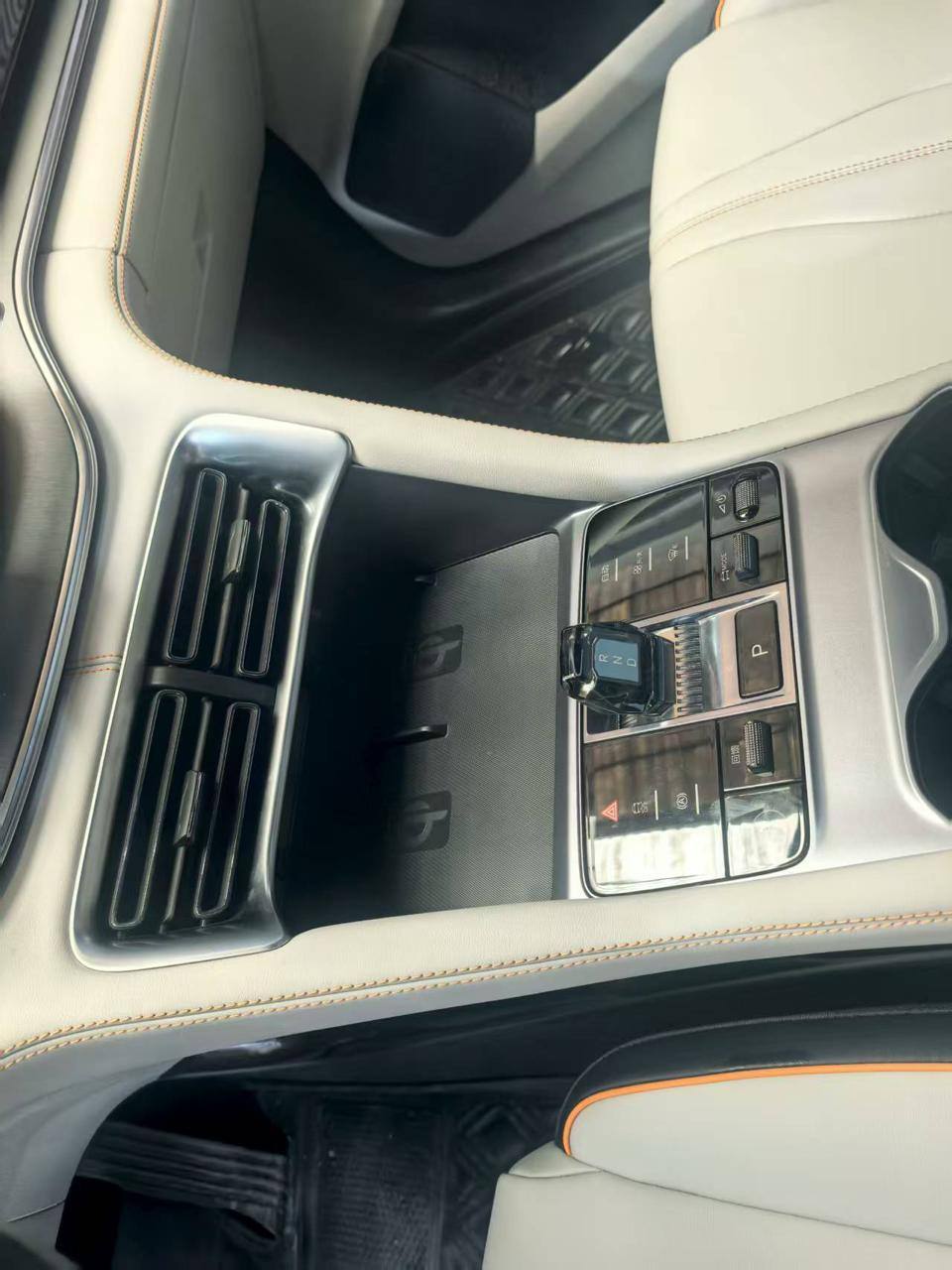 BYD Song Plus - фото 6