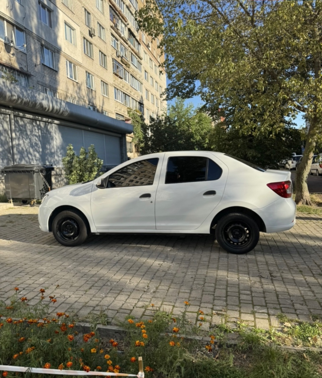Renault Logan - фото 9