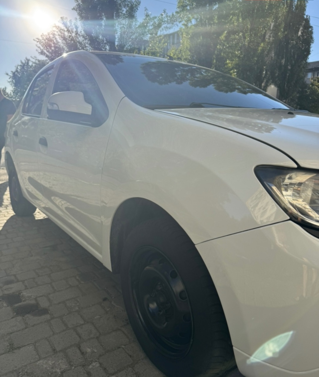 Renault Logan - фото 11