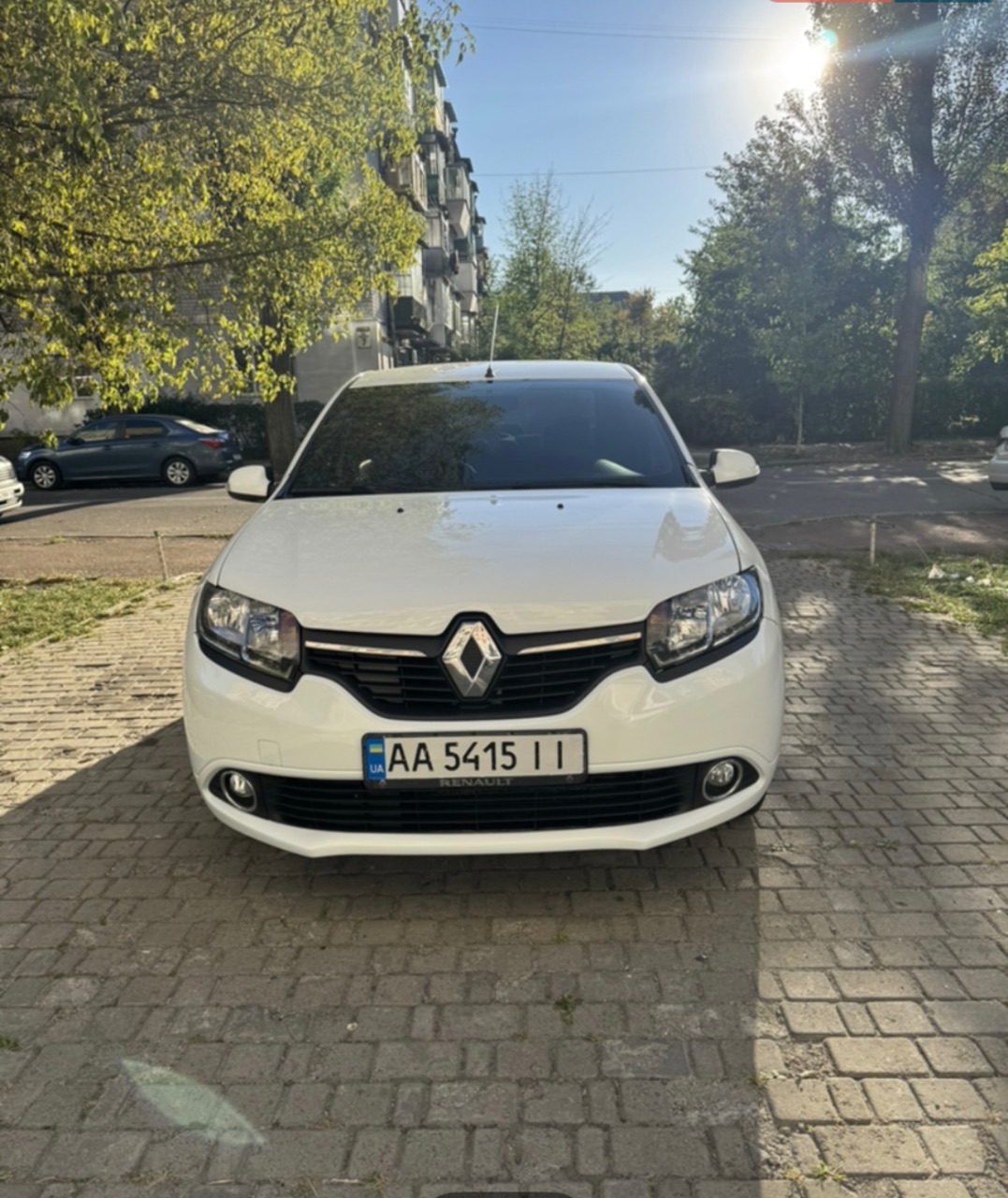 Renault Logan - фото 2