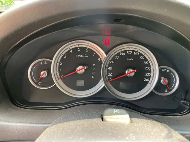 Subaru Legacy - фото 3