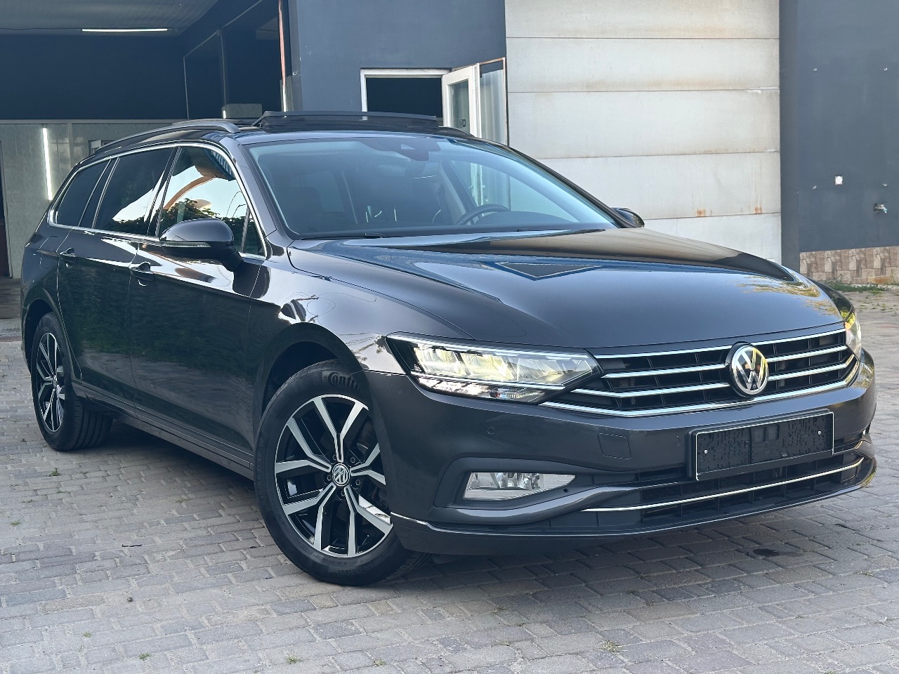 Volkswagen Passat - фото 1