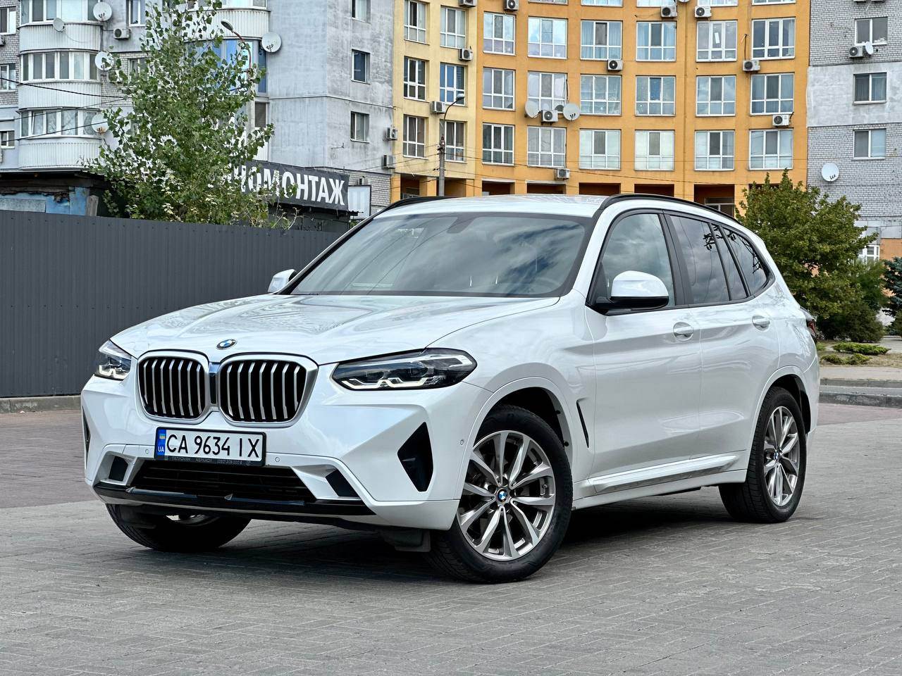BMW X3 - фото 1