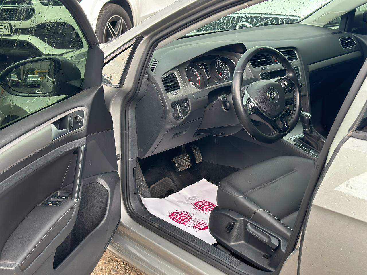 Volkswagen Golf - фото 9