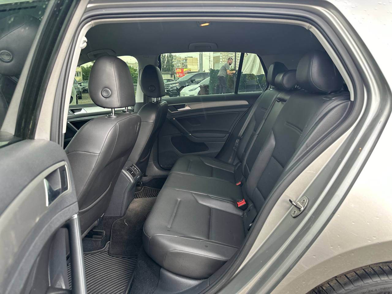 Volkswagen Golf - фото 1