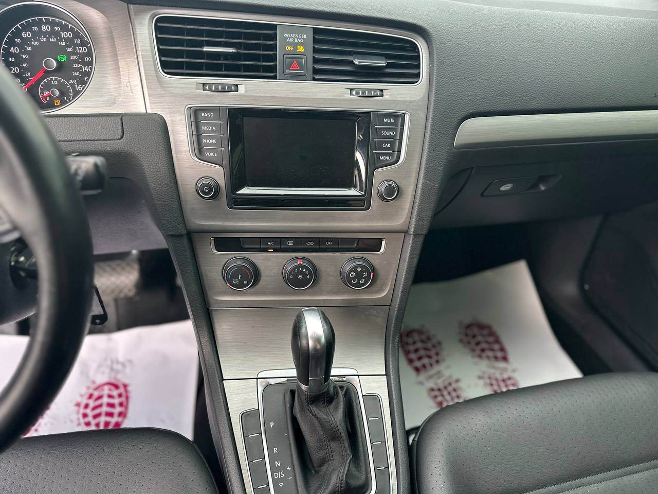 Volkswagen Golf - фото 13