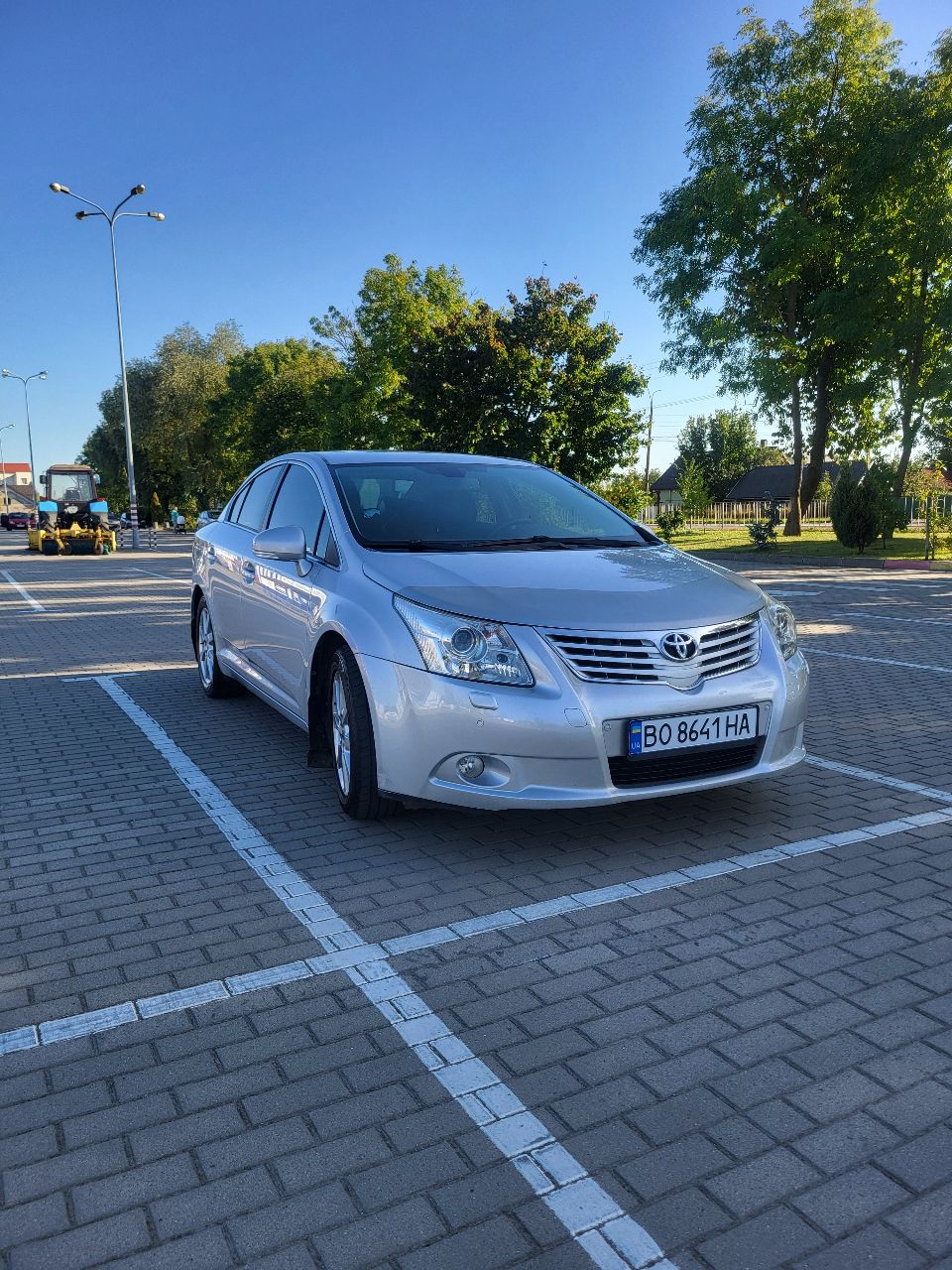 Toyota Avensis - фото 1