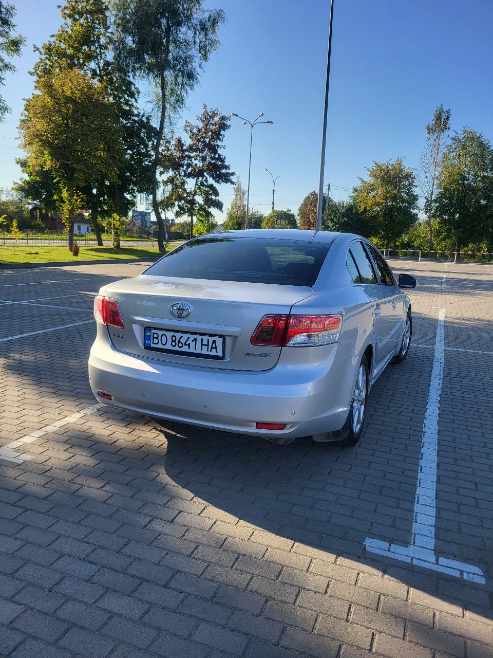 Toyota Avensis - фото 7