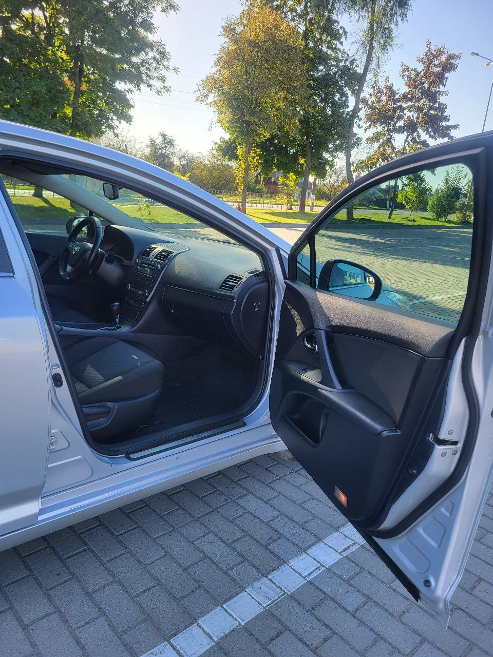Toyota Avensis - фото 10