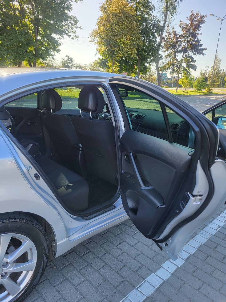 Toyota Avensis - фото 11