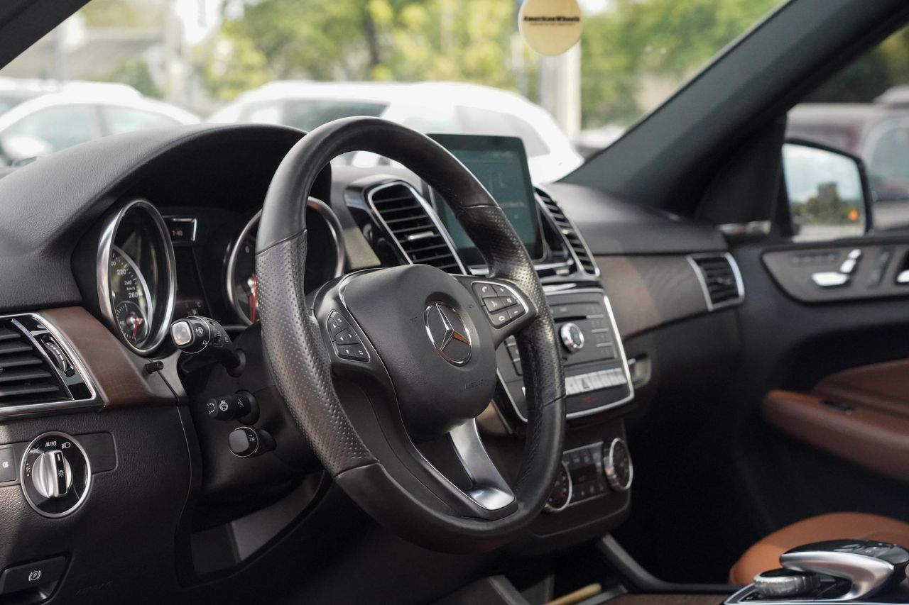 Mercedes-Benz GLE - фото 24