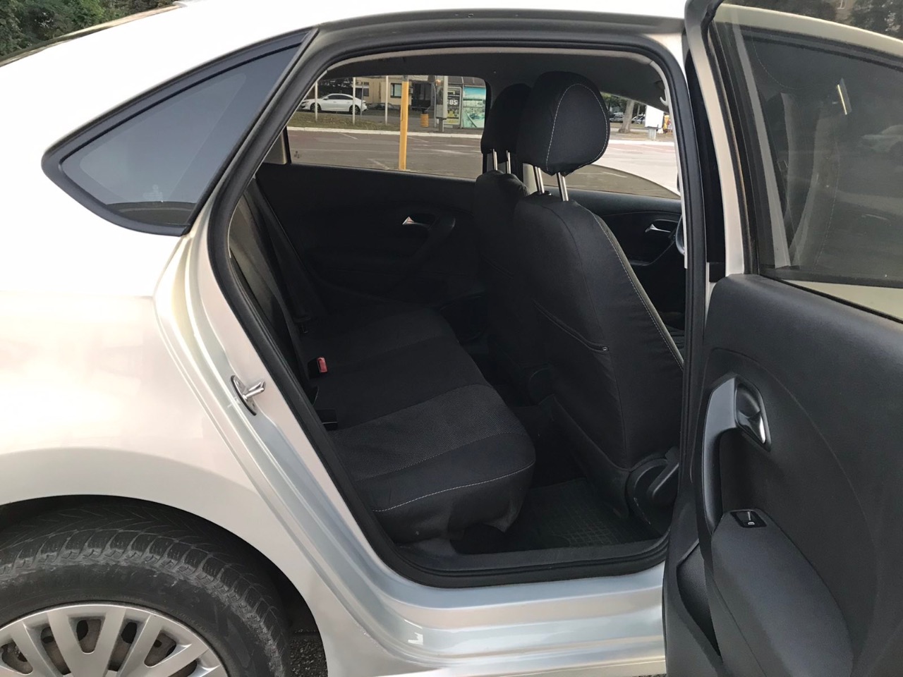 Volkswagen Polo - фото 8