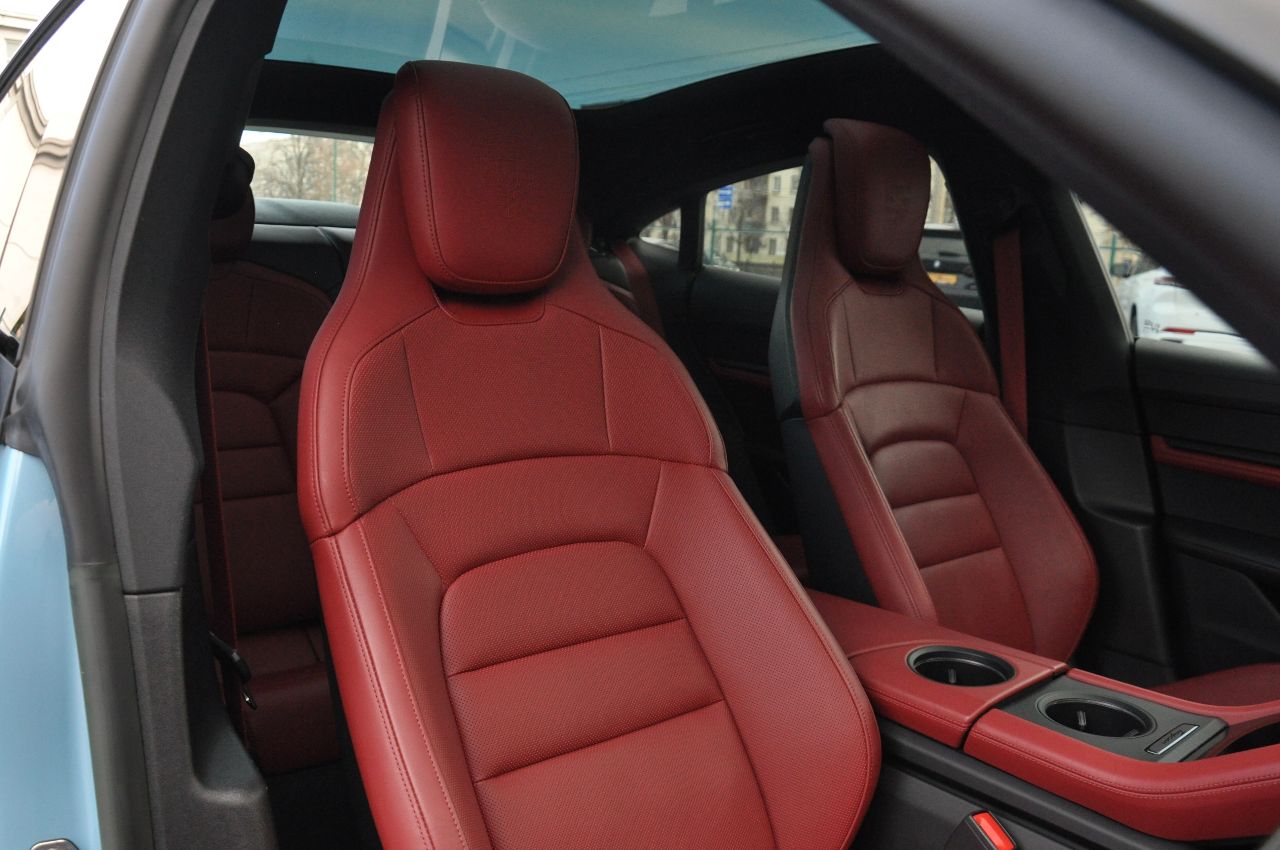 Porsche Taycan - фото 32