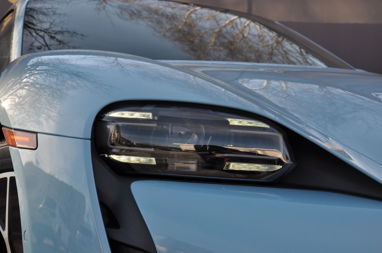 Porsche Taycan - фото 5