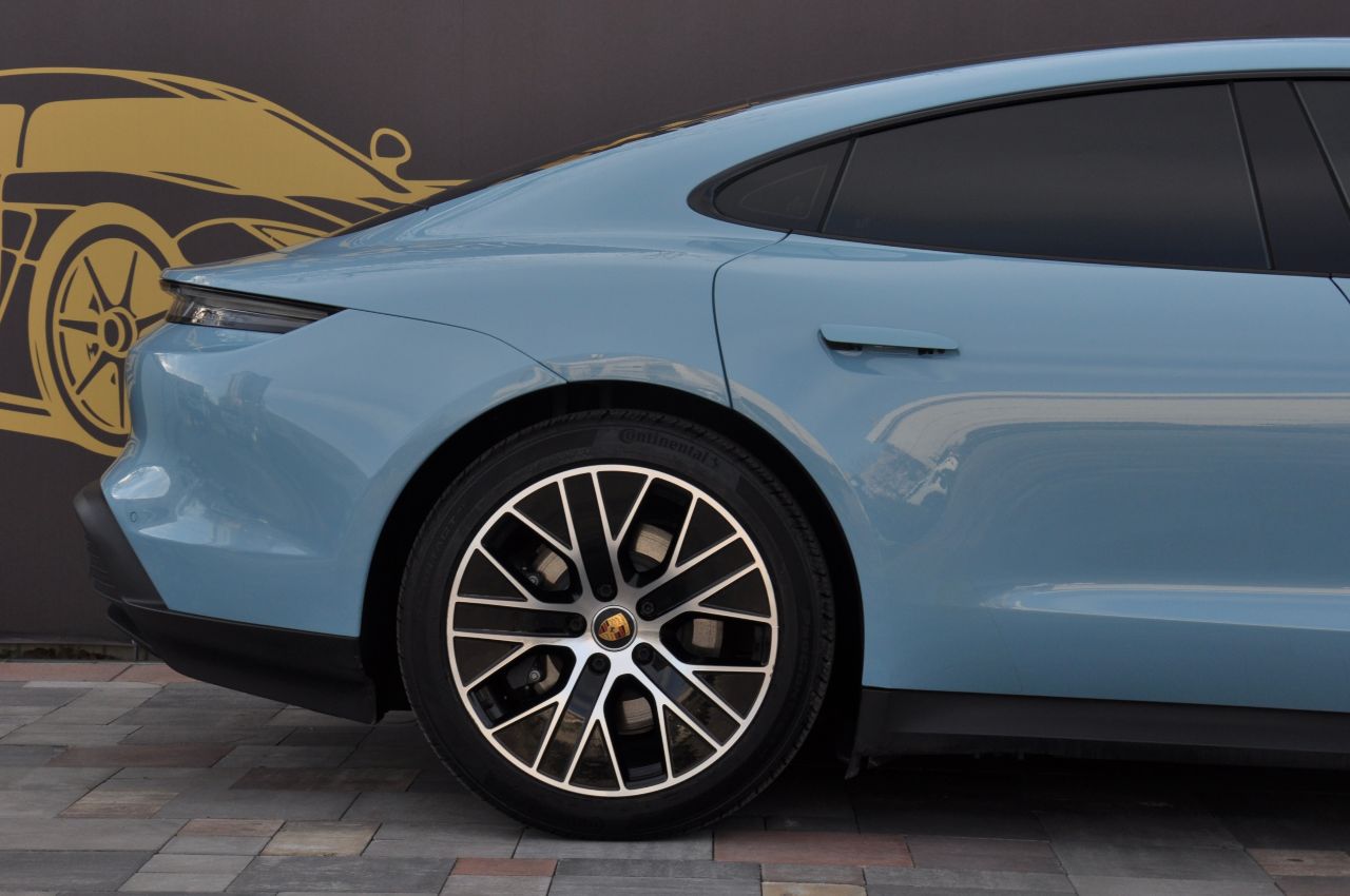 Porsche Taycan - фото 11