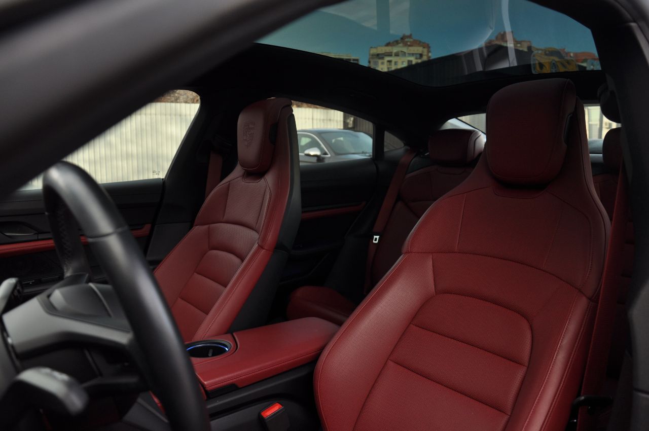 Porsche Taycan - фото 22