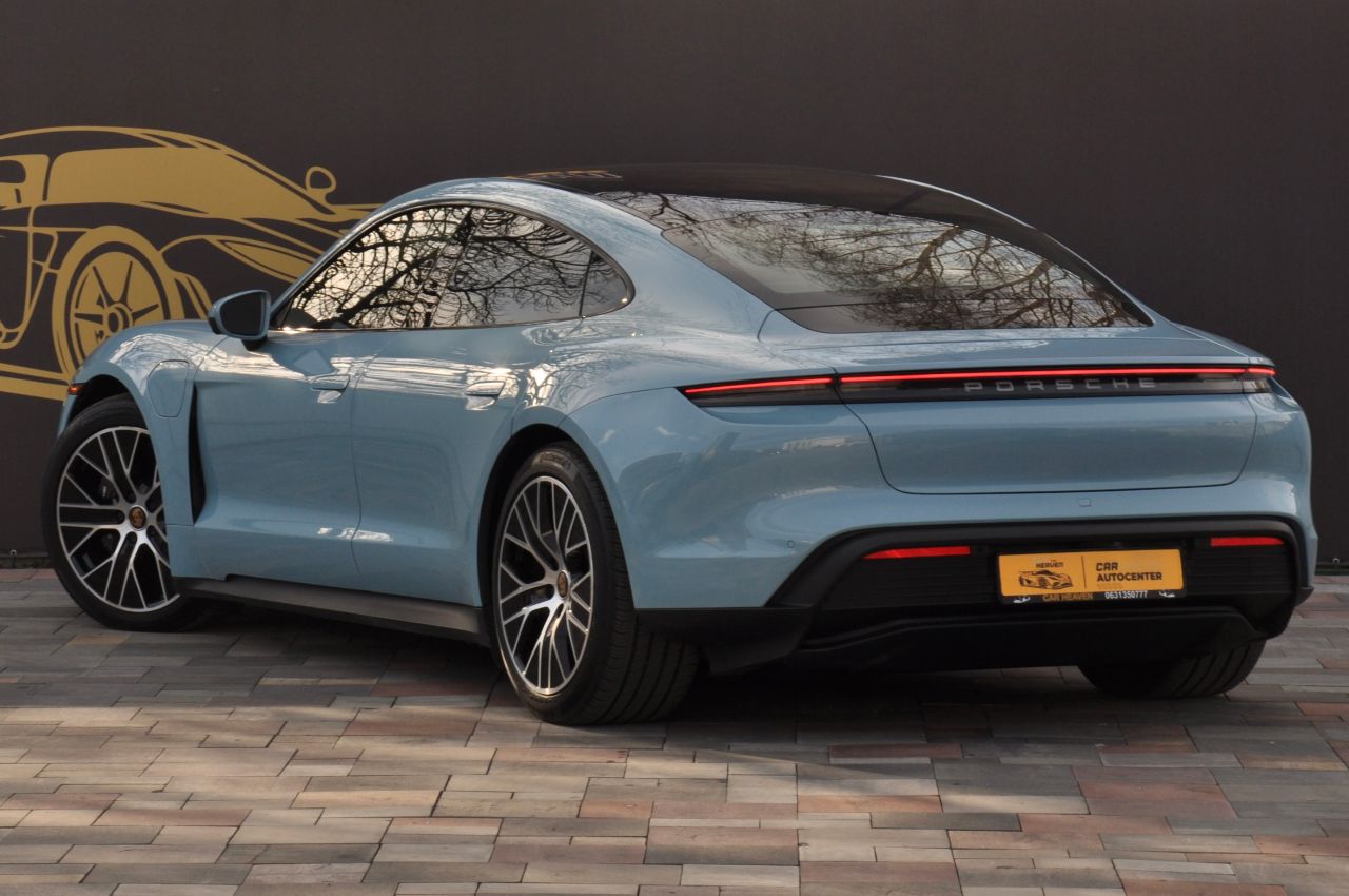 Porsche Taycan - фото 16