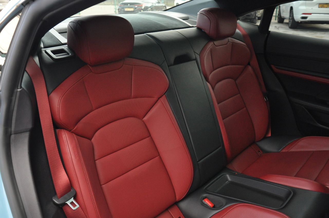 Porsche Taycan - фото 34