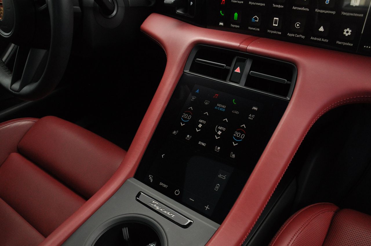 Porsche Taycan - фото 40