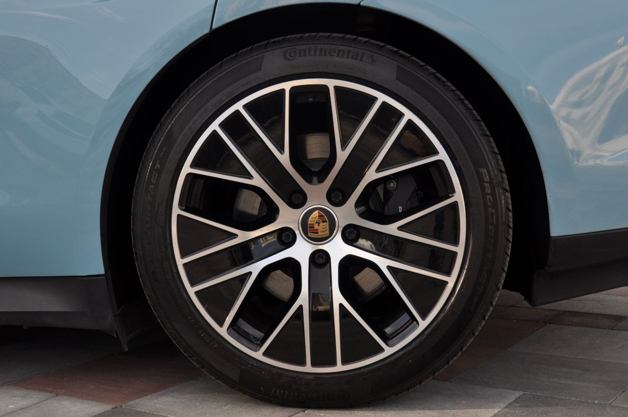 Porsche Taycan - фото 17