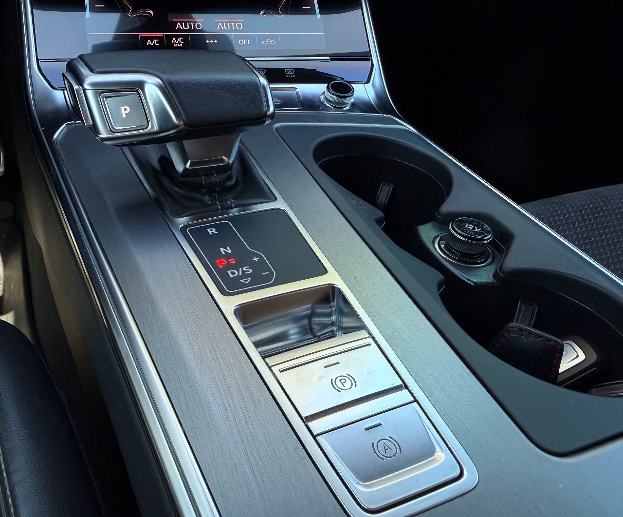 Audi A6 - фото 27