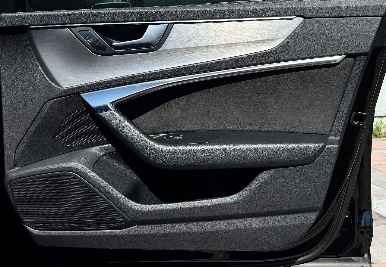 Audi A6 - фото 21