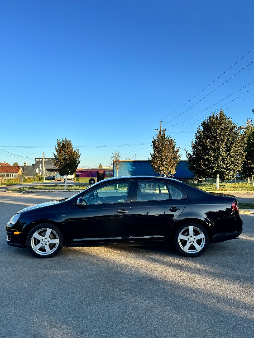 Volkswagen Jetta - фото 2