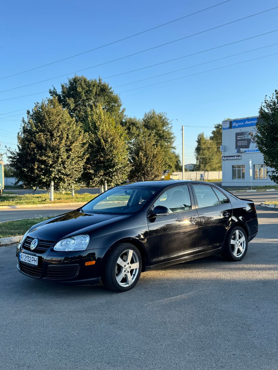 Volkswagen Jetta - фото 1