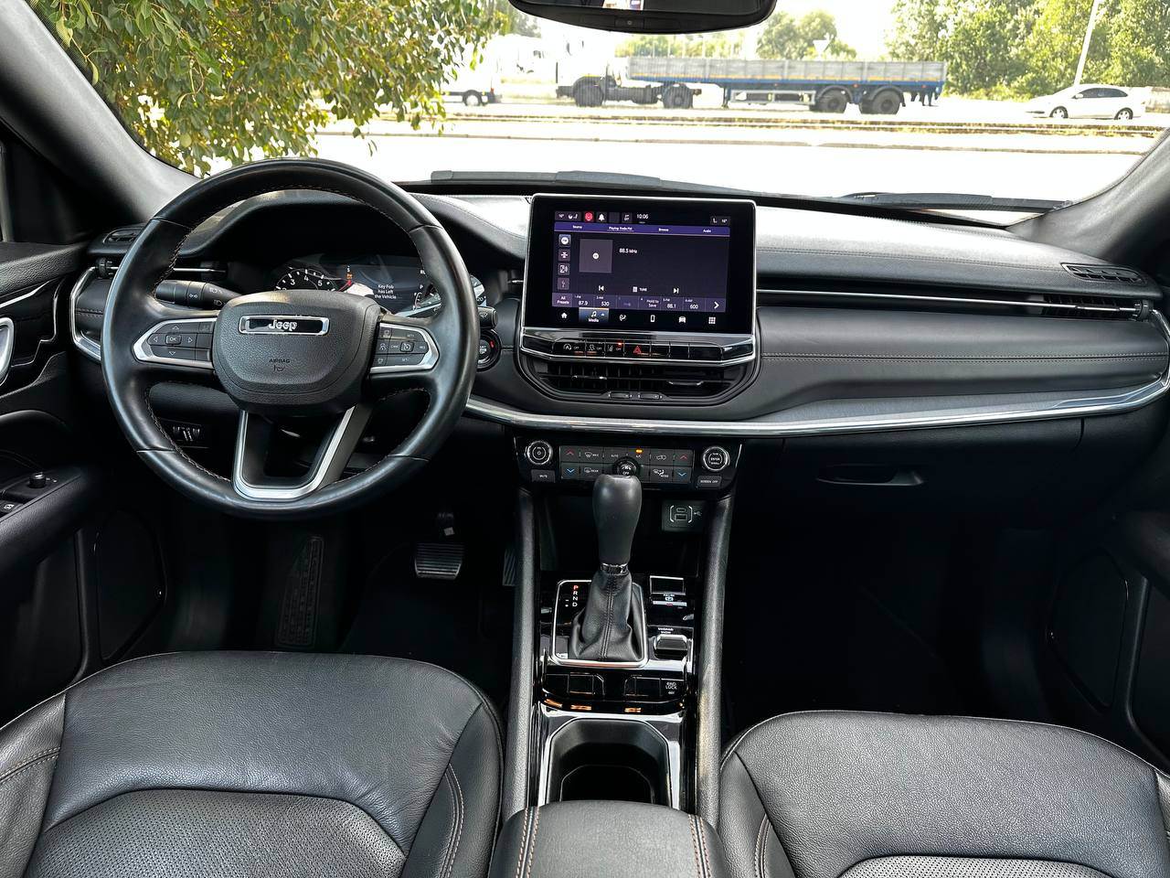 Jeep Compass - фото 17