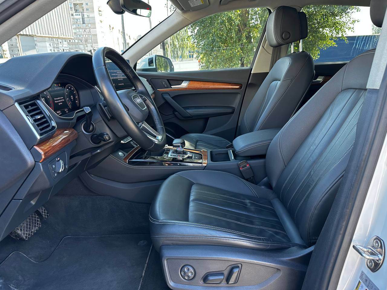 Audi Q5 - фото 14