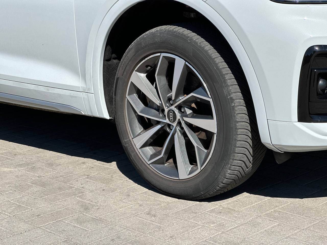 Audi Q5 - фото 11