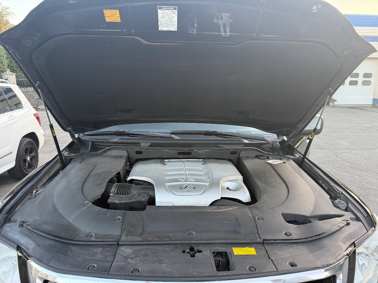 Lexus LX - фото 21