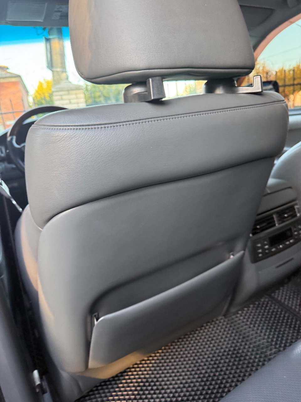 Lexus LX - фото 13